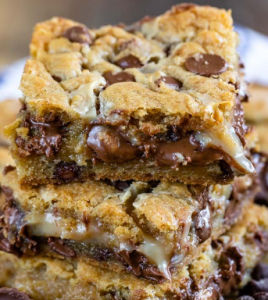 Peanut Butter Cup Gooey Cookie Bars