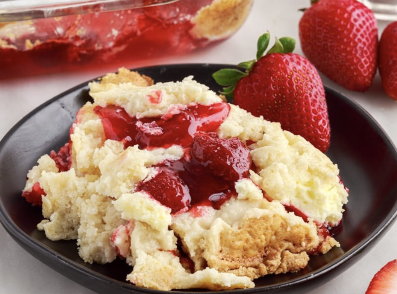 STRAWBERRY CREAM CHEESE DUMP CAKE